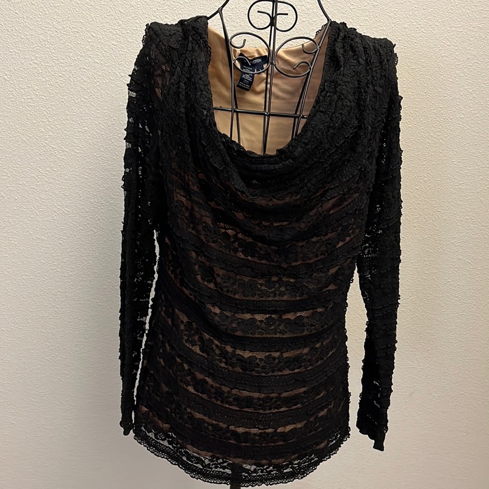 MAX EDITION BLACK LACEY TOP